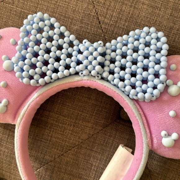 Lavender and blue Minnie Mouse ear with beaded details - Picture 4 of 4